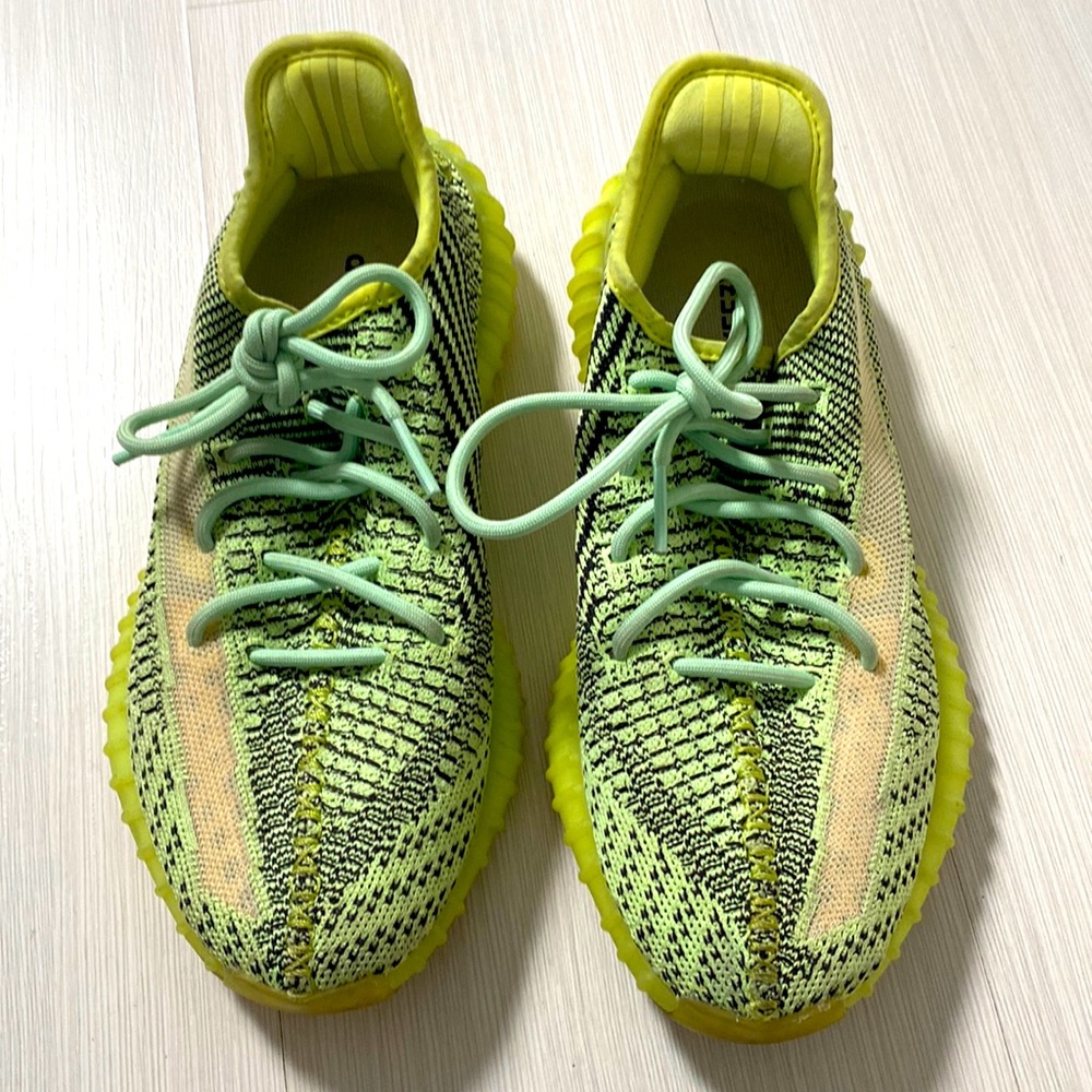 Adidas Yeezy Boost
350 V2 Yeezreel size 7 1/2 mens worn 2x